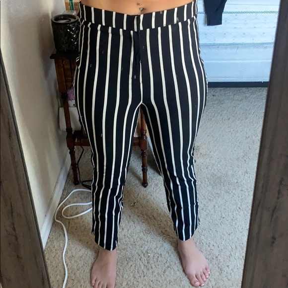 Comfy, stripped, professional pants. - Picture 2 of 5